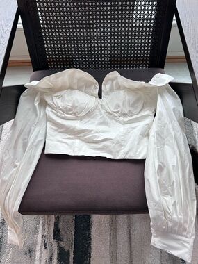 AKIRA White Off-the-Shoulder Bustier Crop Top with Long Sleeves